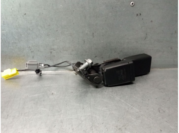 Recambio de enganche cinturon trasero derecho para jaguar f-pace (x761) 2.0 td4 referencia OEM IAM HK83613K21AC T4A11104PVJ 