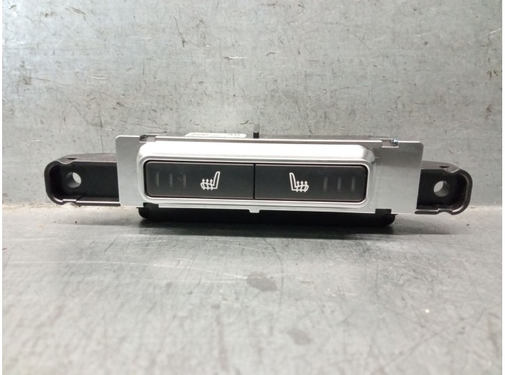 Replacement switch for Jaguar F-Pace (X761) 2.0 TD4 OEM IAM reference GX7314D694AB T2H3242 