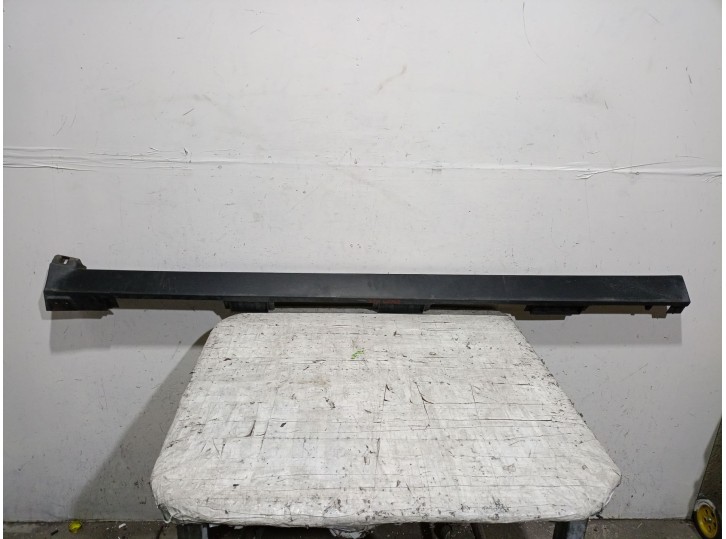 Recambio de faldon lateral para jaguar f-pace (x761) 2.0 td4 referencia OEM IAM T4A3865 T4A3865