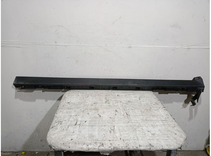 Recambio de faldon lateral para jaguar f-pace (x761) 2.0 td4 referencia OEM IAM T4A3867 T4A3867