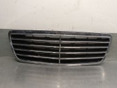 Recambio de rejilla delantera para mercedes-benz clase e (w210) berlina diesel 220 cdi (210.006) referencia OEM IAM 2108800683 A