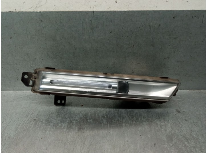 Recambio de faro antiniebla derecho para jaguar f-pace (x761) 2.0 td4 referencia OEM IAM HK8315200AB T4A3875 