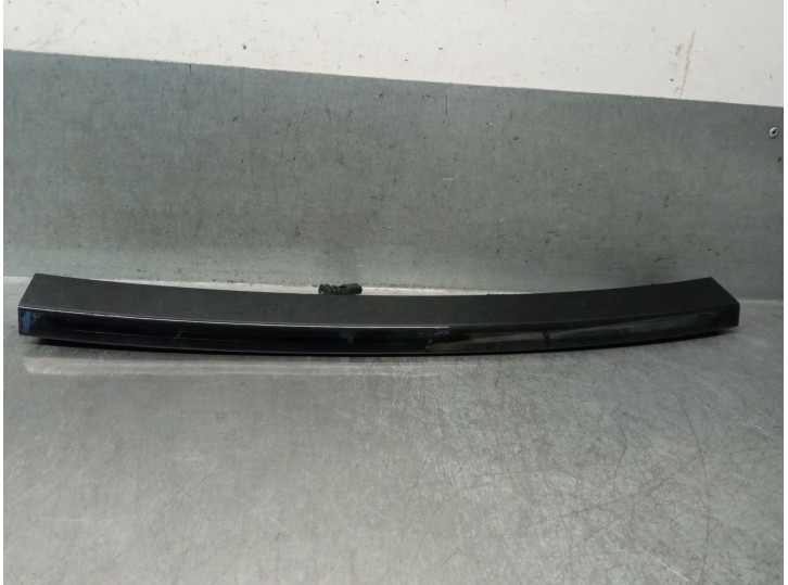 Recambio de luz central de freno para jaguar f-pace (x761) 2.0 td4 referencia OEM IAM FK7213A613 T4A8074 