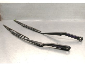 Recambio de brazo limpia delantero derecho para mg serie 75 (rj) 2.0 16v cdti referencia OEM IAM 204D2 