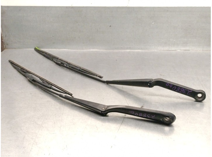 Recambio de brazo limpia delantero derecho para mg serie 75 (rj) 2.0 16v cdti referencia OEM IAM 204D2 