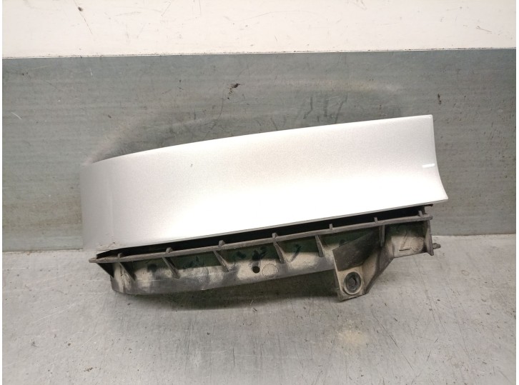 Recambio de molduras traseras para audi a3 (8l) 1.9 tdi referencia OEM IAM 8L0807871C 8L0807871C 