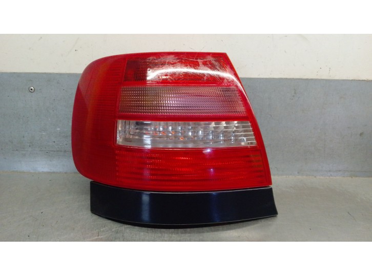 Recambio de piloto trasero izquierdo para audi a4 berlina (b5) 1.8 referencia OEM IAM 8D0945095G 8D0945095G 0354100