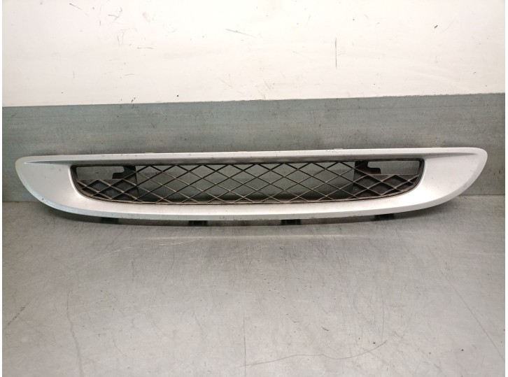 Recambio de rejilla delantera para smart coupe 1.0 cat referencia OEM IAM A4518880123 A4518880123 