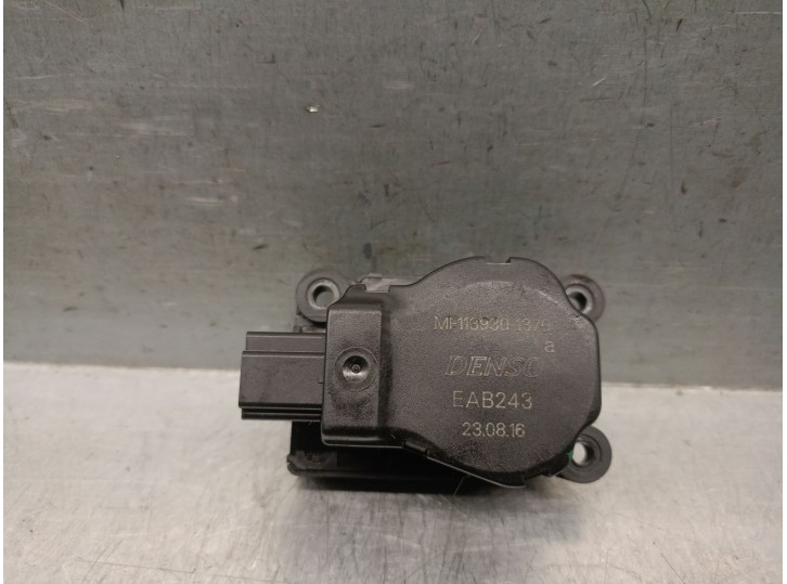 Recambio de motor apertura trampillas climatizador para jaguar f-pace (x761) 2.0 td4 referencia OEM IAM EAB243 MF1139301370 DEN