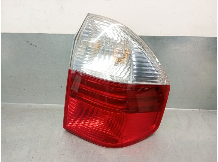 Recambio de piloto trasero derecho para bmw x3 (e83) 2.0d referencia OEM IAM 63217162210 63217162210 