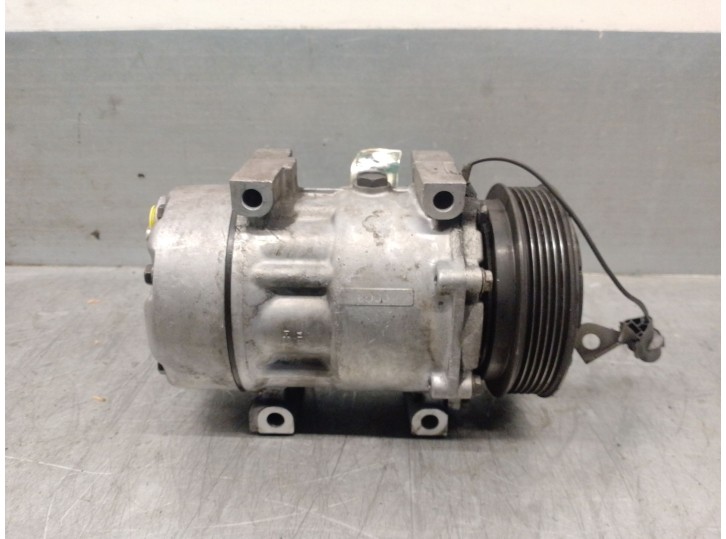 Replacement air conditioning compressor for Volvo V40 Estate TD OEM IAM reference 8601957 8601957 SANDEN