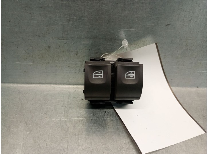 Replacement front left window lift switch for Smart Forfour Hatchback (453) Electric Drive (453.091) OEM IAM reference 