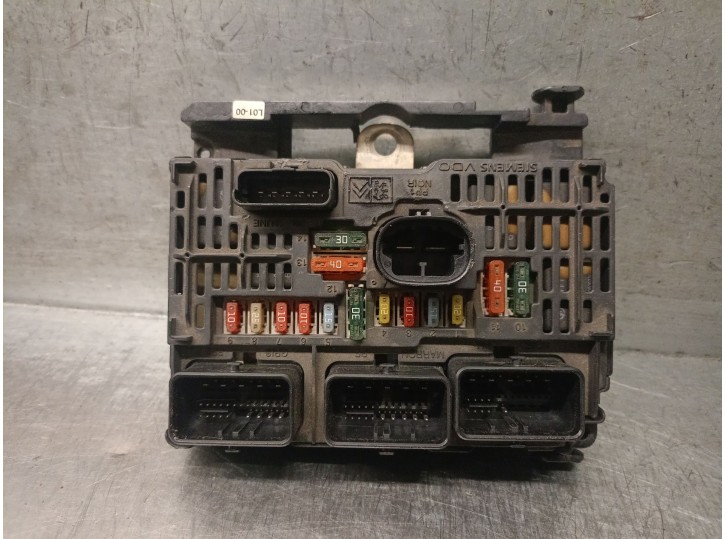 Recambio de caja reles / fusibles para peugeot 407 st sport pack referencia OEM IAM 9661682580 S118983001Q SIEMENS