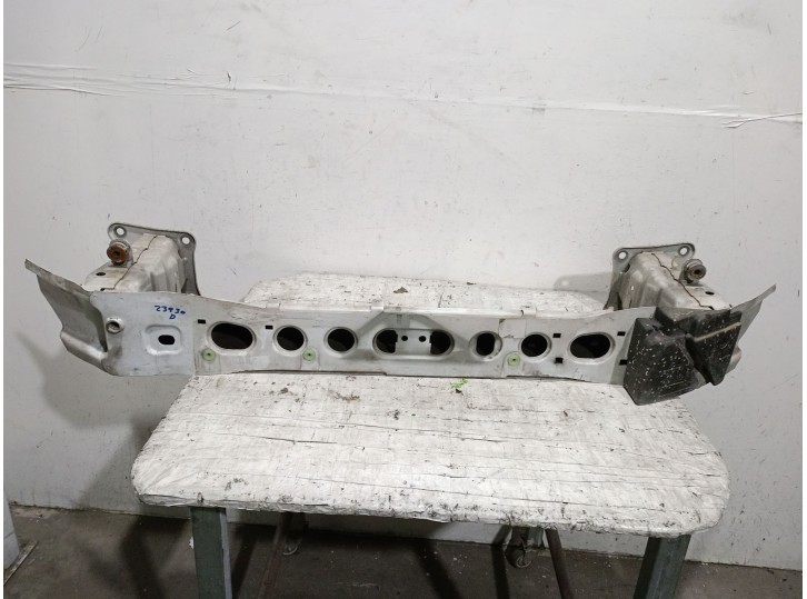 Recambio de refuerzo paragolpes delantero para ford focus iii 1.6 tdci referencia OEM IAM 1860770 1860770