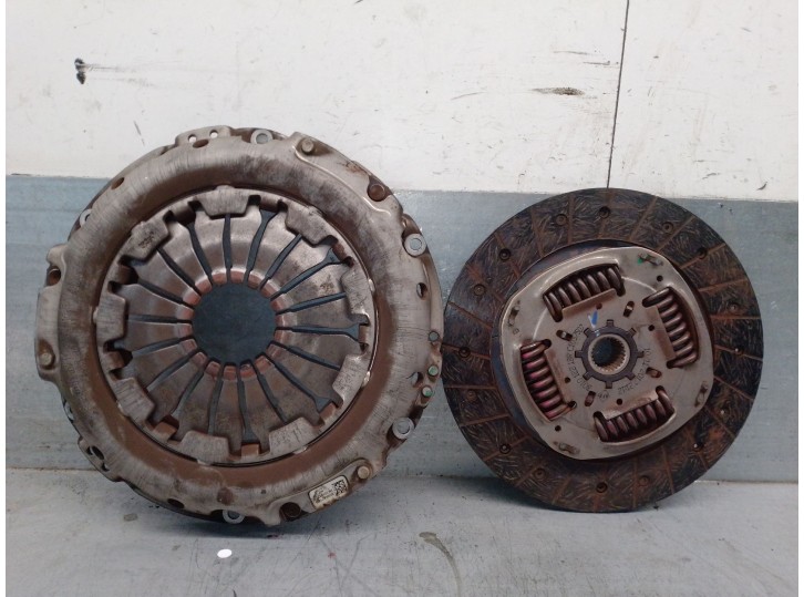 Recambio de kit embrague para nissan micra v (k14) 0.9 ig-t referencia OEM IAM 301012218R 3020500Q0H VALEO