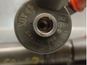 Recambio de inyector para bmw serie 5 berlina (e39) 530d referencia OEM IAM 7785984 0445110266 BOSCH