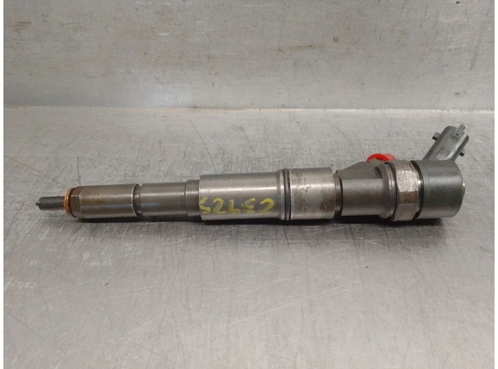 Recambio de inyector para bmw serie 5 berlina (e39) 530d referencia OEM IAM 7785984  0445110266