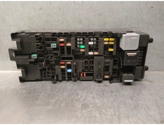 Recambio de caja reles / fusibles para land rover defender station wagon (l663) d250 mhev 4x4 referencia OEM IAM S8BM14A073AA 5F