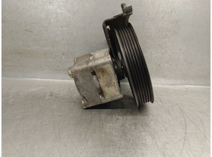 Replacement power steering pump for Volvo V40 estate 2.0 turbo cat OEM IAM reference 8251733 8251733 