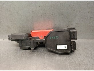 Recambio de caja reles / fusibles para land rover defender station wagon (l663) d250 mhev 4x4 referencia OEM IAM S8B214A073AB E3