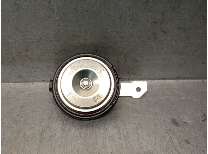 Recambio de claxon para land rover defender station wagon (l663) d250 mhev 4x4 referencia OEM IAM BJ3213832BC LR071707 