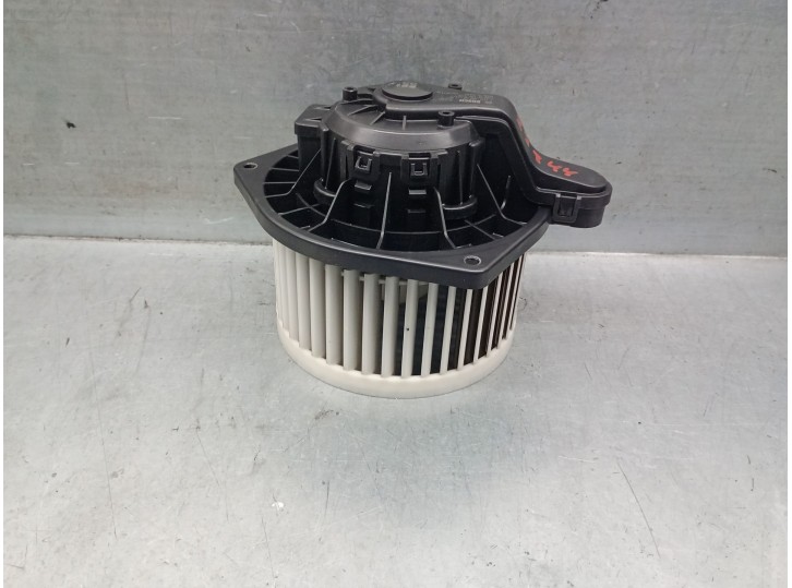 Recambio de motor calefaccion para ssangyong korando (ck) 2.0 e-xdi referencia OEM IAM 6811734000 6811734000 