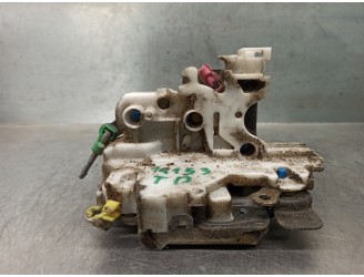 Recambio de cerradura puerta trasera derecha para nissan pick-up (d22) 2.5 diesel referencia OEM IAM 805025P010 MANUAL 4 PUERTAS