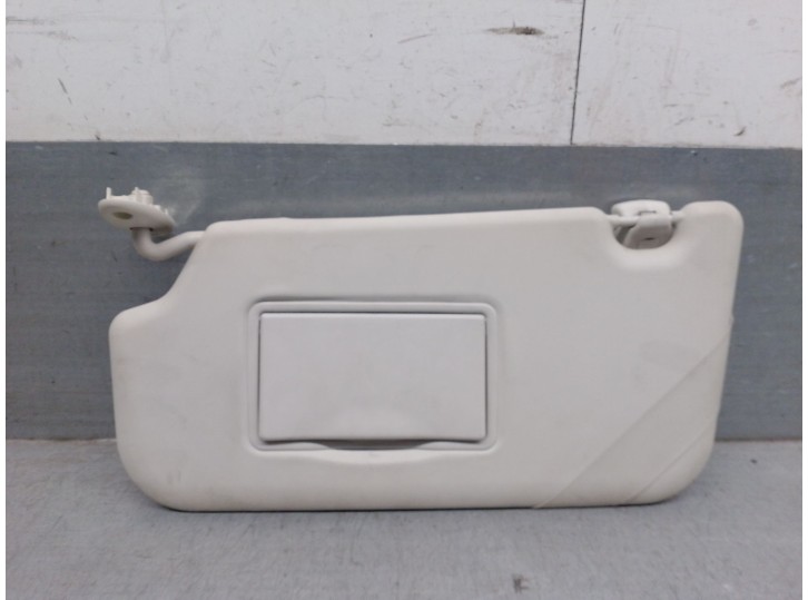 Recambio de parasol izquierdo para ford focus iii 1.6 tdci referencia OEM IAM BM51A04101GB3AM1 1894721 