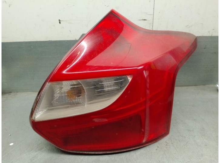 Replacement right rear light for Ford Focus III 1.6 TDCi OEM IAM reference BM5113404AG 1825318 