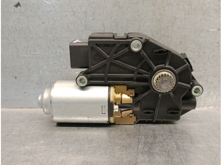 Recambio de motor techo electrico para kia optima (fsgds6b) 1.7 crdi referencia OEM IAM 816712T211 816712T211 WEBASTO