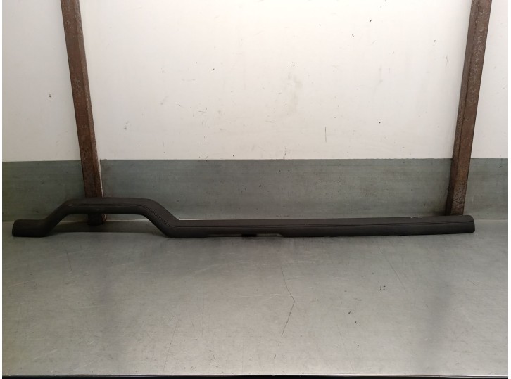 Recambio de embellecedor para land rover defender station wagon (l663) d250 mhev 4x4 referencia OEM IAM R8B2045E67AA LR182564 