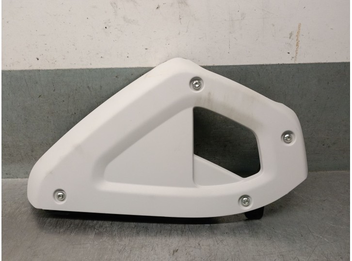 Recambio de embellecedor para land rover defender station wagon (l663) d250 mhev 4x4 referencia OEM IAM L8B2045G43ACW 533123624L