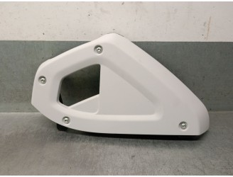 Recambio de embellecedor para land rover defender station wagon (l663) d250 mhev 4x4 referencia OEM IAM L8B2045G42ACW 533123625L