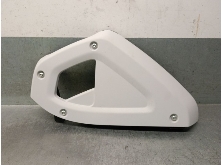 Recambio de embellecedor para land rover defender station wagon (l663) d250 mhev 4x4 referencia OEM IAM L8B2045G42ACW 533123625L