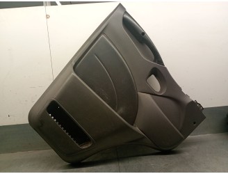 Recambio de guarnecido puerta delantera izquierda para iveco daily iv caja/chasis 35c15 referencia OEM IAM 5801256704 5801256704