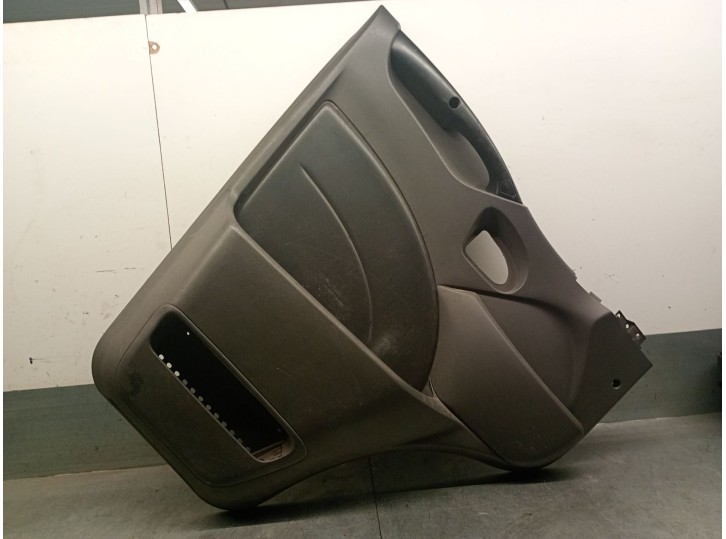 Recambio de guarnecido puerta delantera izquierda para iveco daily iv caja/chasis 35c15 referencia OEM IAM 5801256704 5801256704