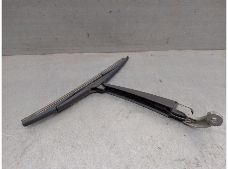 Recambio de brazo limpia trasero para ford focus iii 1.6 tdci referencia OEM IAM BM5117406AC 1786268 