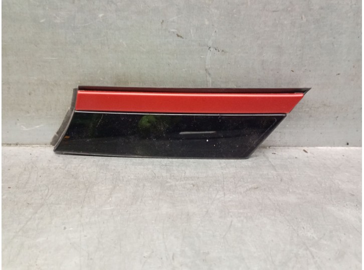 Recambio de molduras traseras para renault 5 e-tech electric p01 /rbe / a1bea1a50000 referencia OEM IAM 833800103R 