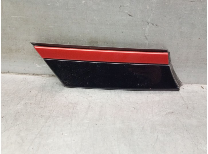 Recambio de molduras traseras para renault 5 e-tech electric p01 /rbe / a1bea1a50000 referencia OEM IAM 833815780R 