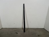 Recambio de embellecedor para land rover defender station wagon (l663) d250 mhev 4x4 referencia OEM IAM L8B2517C78EA LR131646 