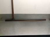 Recambio de molduras traseras para land rover defender station wagon (l663) d250 mhev 4x4 referencia OEM IAM L8B2244A57BD8BAQ LR