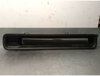 Recambio de molduras traseras para land rover defender station wagon (l663) d250 mhev 4x4 referencia OEM IAM L8B2512A0AE8PVJ LR1