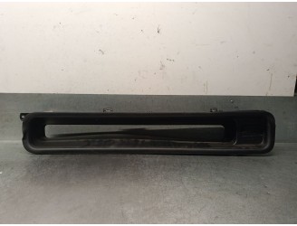 Recambio de molduras traseras para land rover defender station wagon (l663) d250 mhev 4x4 referencia OEM IAM L8B2512A0BE8PVJ LR1