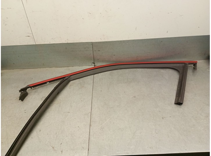 Recambio de molduras delanteras para renault 5 e-tech electric p01 /rbe / a1bea1a50000 referencia OEM IAM 803313603R 