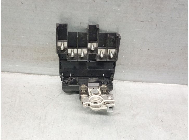 Recambio de caja reles / fusibles para renault 5 e-tech electric p01 /rbe / a1bea1a50000 referencia OEM IAM F8281649  