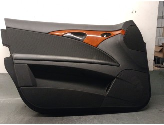 Recambio de guarnecido puerta delantera izquierda para mercedes-benz clase e (w211) berlina 2.2 cdi cat referencia OEM IAM A2117