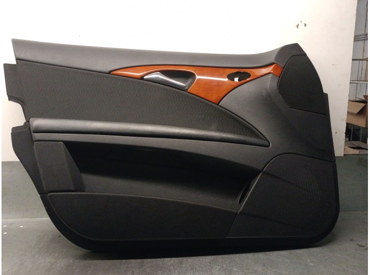 Recambio de guarnecido puerta delantera izquierda para mercedes-benz clase e (w211) berlina 2.2 cdi cat referencia OEM IAM A2117
