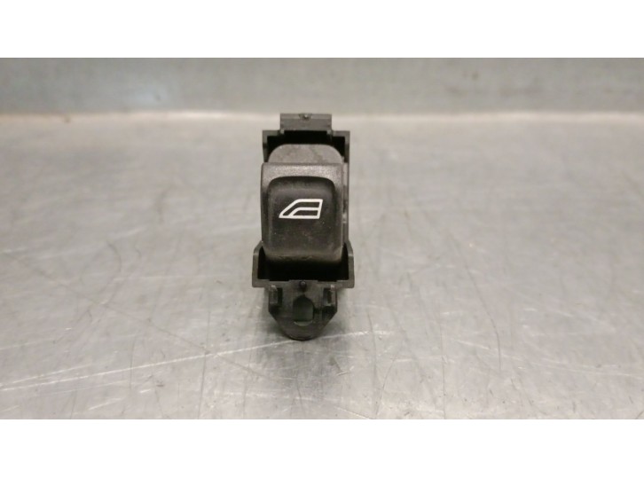 Recambio de mando elevalunas delantero derecho para volvo s40 berlina 2.0 diesel cat referencia OEM IAM 30773214 