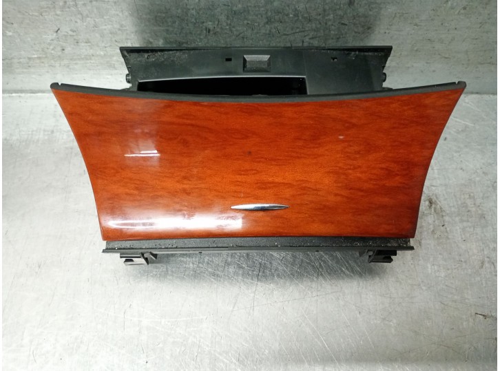 Recambio de cenicero para mercedes-benz clase e (w211) berlina 2.2 cdi cat referencia OEM IAM A2118100430 