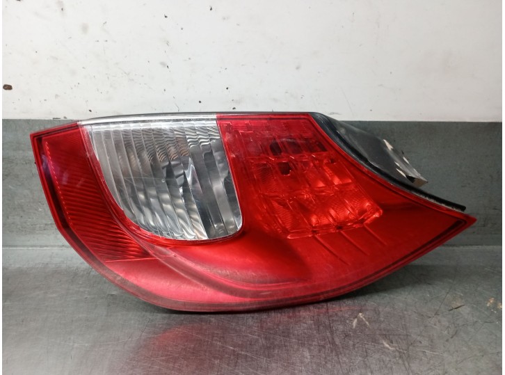 Recambio de piloto trasero derecho para renault scenic ii 1.6 16v referencia OEM IAM 8200474327 8200474327 2SK009467